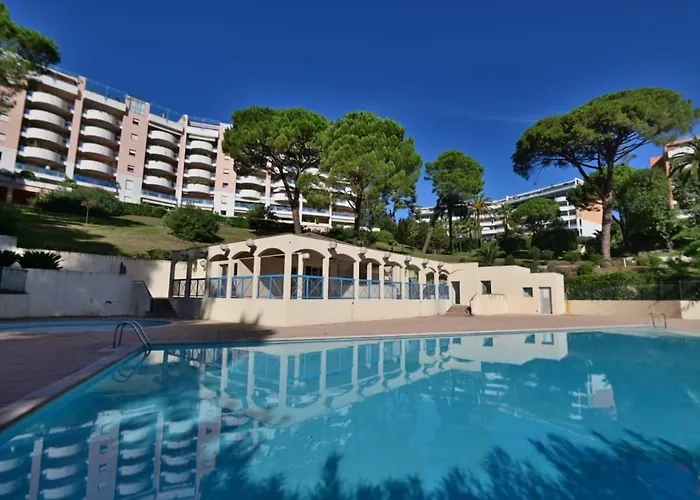 2pieces Avec Jardin Piscine Et Tennis A La Bocca Apartment Cannes