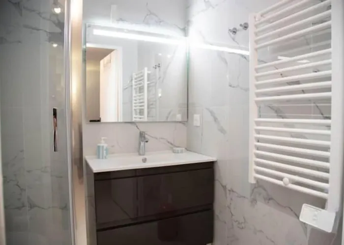 2pieces Avec Jardin Piscine Et Tennis A La Bocca *