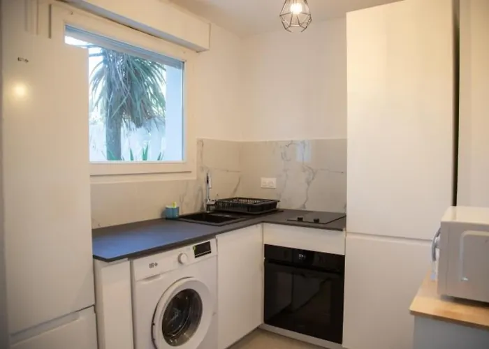 2pieces Avec Jardin Piscine Et Tennis A La Bocca * Cannes